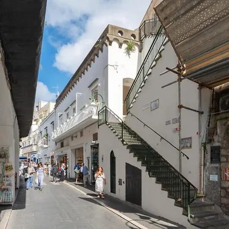 Casina Caprese * Capri